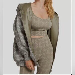 Guess Women's Reversible Zip Front Hooded Oversized Beverly Jacket Olive S B2